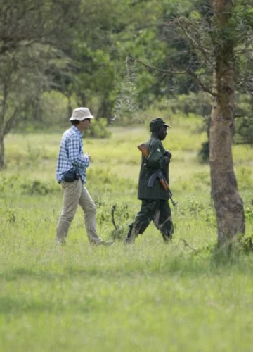 Walking safari mihingo-lodge